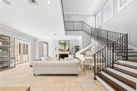 Villa ou maison à vendre à Miami, Floride: 6 chambres, 541.16 m2 № 2185853 - photo 17