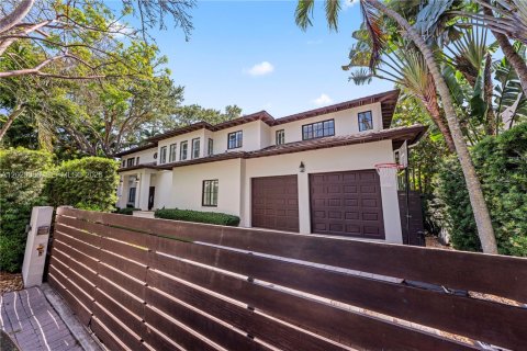 Villa ou maison à vendre à Miami, Floride: 6 chambres, 541.16 m2 № 2185853 - photo 10