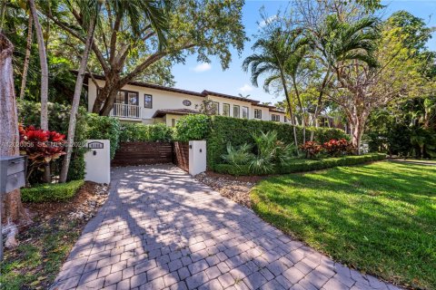 Villa ou maison à vendre à Miami, Floride: 6 chambres, 541.16 m2 № 2185853 - photo 8