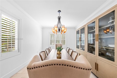 Villa ou maison à vendre à Miami, Floride: 6 chambres, 541.16 m2 № 2185853 - photo 24