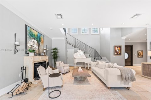 Villa ou maison à vendre à Miami, Floride: 6 chambres, 541.16 m2 № 2185853 - photo 18