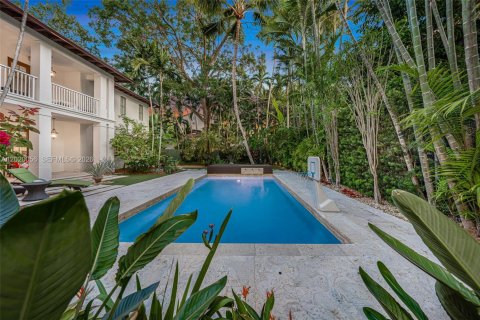 Villa ou maison à vendre à Miami, Floride: 6 chambres, 541.16 m2 № 2185853 - photo 2