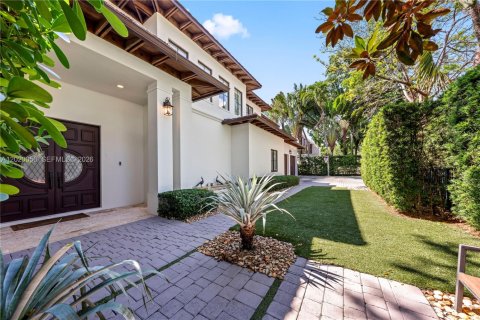 Villa ou maison à vendre à Miami, Floride: 6 chambres, 541.16 m2 № 2185853 - photo 13