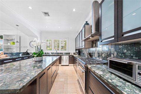 Villa ou maison à vendre à Miami, Floride: 6 chambres, 541.16 m2 № 2185853 - photo 28