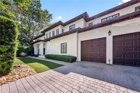Villa ou maison à vendre à Miami, Floride: 6 chambres, 541.16 m2 № 2185853 - photo 11