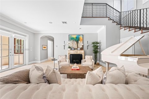Villa ou maison à vendre à Miami, Floride: 6 chambres, 541.16 m2 № 2185853 - photo 20