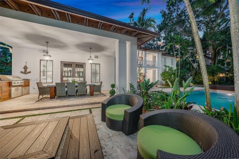 Villa ou maison à vendre à Miami, Floride: 6 chambres, 541.16 m2 № 2185853 - photo 5