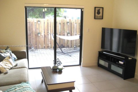 Купить кондоминиум в Дорал, Флорида 2 спальни, 89.56м2, № 1949936 - фото 8