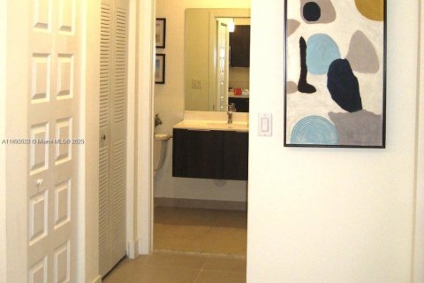 Купить кондоминиум в Дорал, Флорида 2 спальни, 89.56м2, № 1949936 - фото 16
