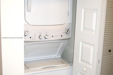 Купить кондоминиум в Дорал, Флорида 2 спальни, 89.56м2, № 1949936 - фото 18