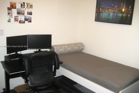 Купить кондоминиум в Дорал, Флорида 2 спальни, 89.56м2, № 1949936 - фото 12