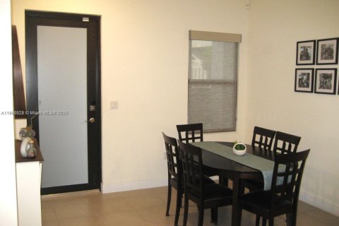 Купить кондоминиум в Дорал, Флорида 2 спальни, 89.56м2, № 1949936 - фото 5