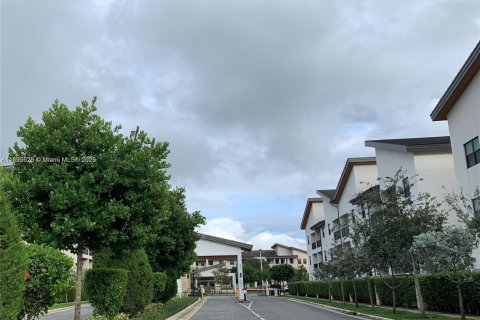 Купить кондоминиум в Дорал, Флорида 2 спальни, 89.56м2, № 1949936 - фото 2