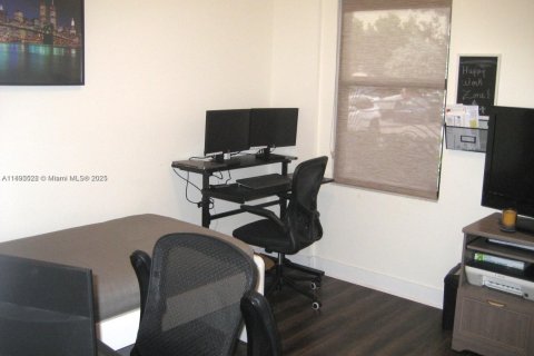 Купить кондоминиум в Дорал, Флорида 2 спальни, 89.56м2, № 1949936 - фото 13