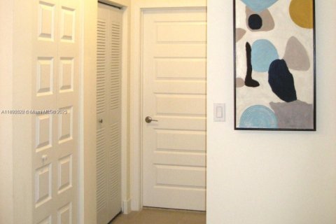 Купить кондоминиум в Дорал, Флорида 2 спальни, 89.56м2, № 1949936 - фото 17