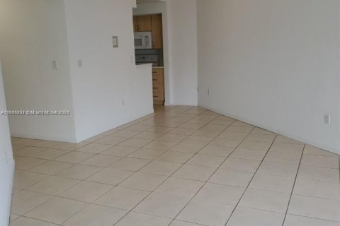 Condo in Miami Beach, Florida, 1 bedroom  № 1939651 - photo 7