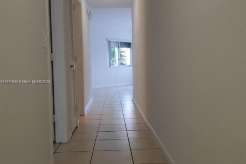 Condo in Miami Beach, Florida, 1 bedroom  № 1939651 - photo 6