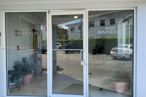 Condo in Miami Beach, Florida, 1 bedroom  № 1939651 - photo 20