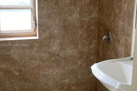 Купить виллу или дом в Майами, Флорида 3 спальни, 86.96м2, № 2011515 - фото 4