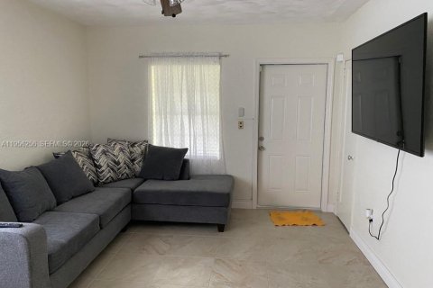 Купить виллу или дом в Майами, Флорида 3 спальни, 86.96м2, № 2011515 - фото 3