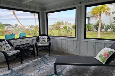 Villa ou maison à louer à Englewood, Floride: 2 chambres, 143.44 m2 № 2298908 - photo 4