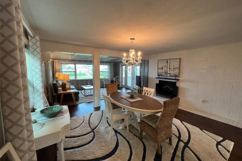 Villa ou maison à louer à Englewood, Floride: 2 chambres, 143.44 m2 № 2298908 - photo 2