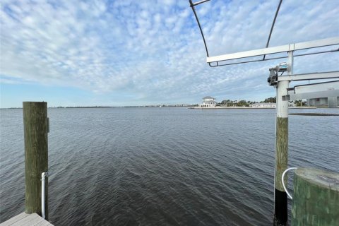 Villa ou maison à louer à Englewood, Floride: 2 chambres, 143.44 m2 № 2298908 - photo 9