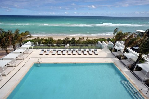 Condominio en venta en Hallandale Beach, Florida, 3 dormitorios, 270.62 m2 № 1834010 - foto 28