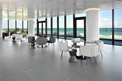 Condominio en venta en Hallandale Beach, Florida, 3 dormitorios, 270.62 m2 № 1834010 - foto 6
