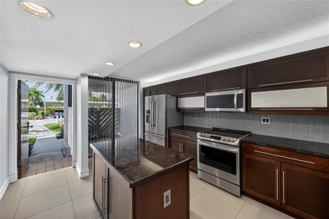 Copropriété à vendre à Pompano Beach, Floride: 2 chambres, 108.51 m2 № 2387944 - photo 3