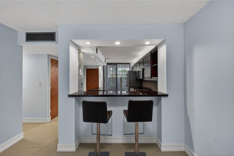 Copropriété à vendre à Pompano Beach, Floride: 2 chambres, 108.51 m2 № 2387944 - photo 7