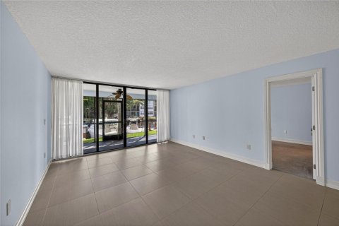 Copropriété à vendre à Pompano Beach, Floride: 2 chambres, 108.51 m2 № 2387944 - photo 5