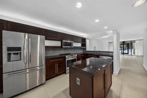 Copropriété à vendre à Pompano Beach, Floride: 2 chambres, 108.51 m2 № 2387944 - photo 2