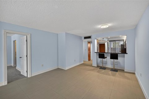Copropriété à vendre à Pompano Beach, Floride: 2 chambres, 108.51 m2 № 2387944 - photo 6