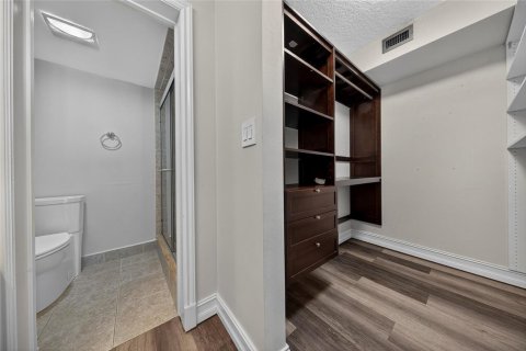 Copropriété à vendre à Pompano Beach, Floride: 2 chambres, 108.51 m2 № 2387944 - photo 12
