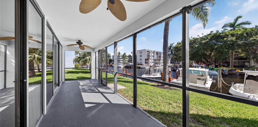 Condo à Pompano Beach, Floride, 2 chambres  № 2387944