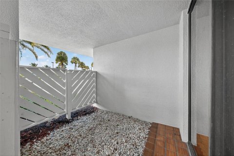 Copropriété à vendre à Pompano Beach, Floride: 2 chambres, 108.51 m2 № 2387944 - photo 25