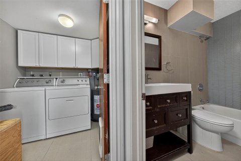 Copropriété à vendre à Pompano Beach, Floride: 2 chambres, 108.51 m2 № 2387944 - photo 19