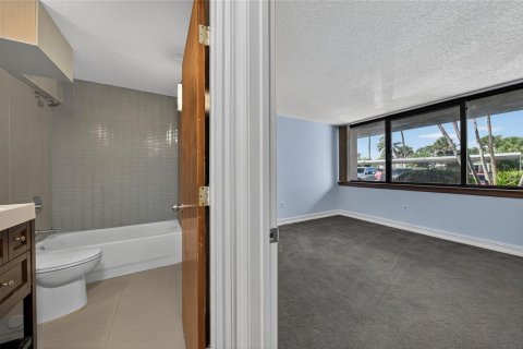 Copropriété à vendre à Pompano Beach, Floride: 2 chambres, 108.51 m2 № 2387944 - photo 16