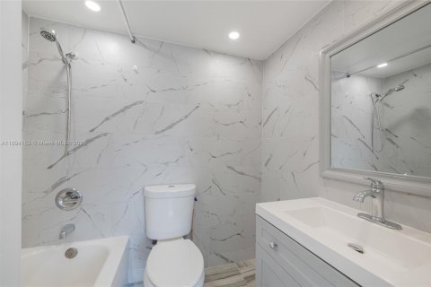 Купить кондоминиум в Майами, Флорида 2 спальни, 84.26м2, № 1945899 - фото 15