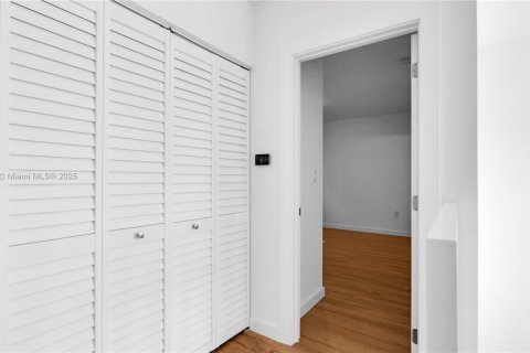 Снять в аренду таунхаус в Катлер-Бей, Флорида 2 спальни, № 2015340 - фото 23