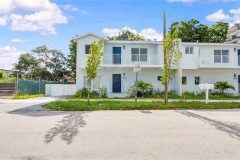 Таунхаус в Катлер-Бей, Флорида 2 спальни № 2015340