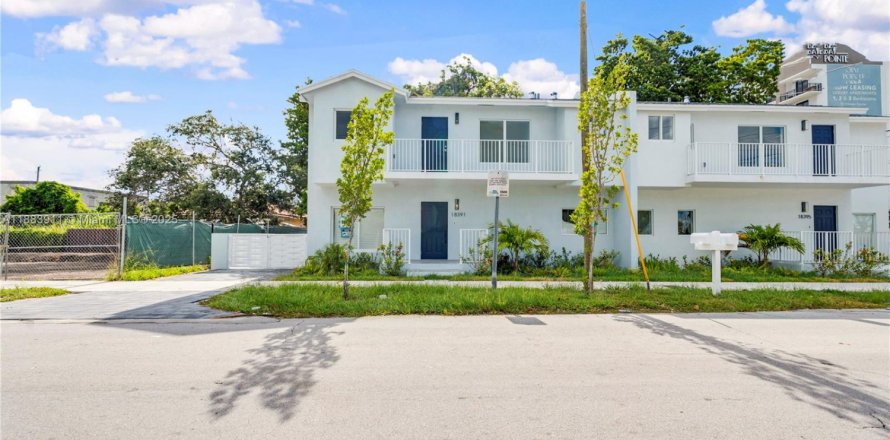 Таунхаус в Катлер-Бей, Флорида 2 спальни № 2015340