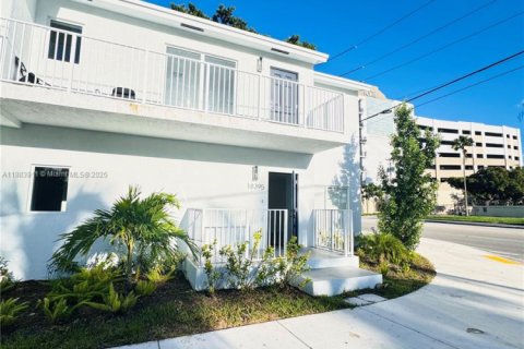 Снять в аренду таунхаус в Катлер-Бей, Флорида 2 спальни, № 2015340 - фото 4