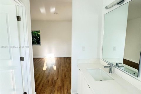 Снять в аренду таунхаус в Катлер-Бей, Флорида 2 спальни, № 2015340 - фото 30