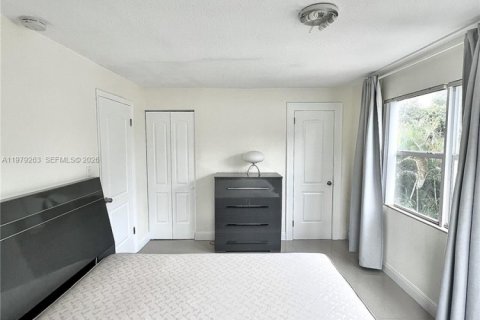 Снять в аренду квартиру в Холливуд, Флорида 1 спальня, № 2046027 - фото 10