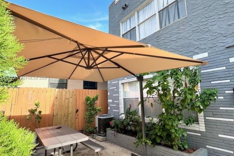 Снять в аренду квартиру в Холливуд, Флорида 1 спальня, № 2046027 - фото 12