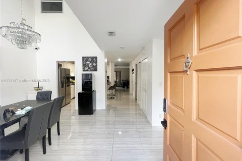 Adosado en venta en Sunrise, Florida, 3 dormitorios, 172.05 m2 № 1699335 - foto 3