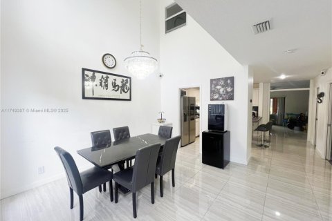 Adosado en venta en Sunrise, Florida, 3 dormitorios, 172.05 m2 № 1699335 - foto 4