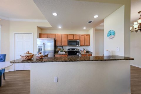 Condo in Bradenton, Florida, 2 bedrooms № 2093296 - photo 17